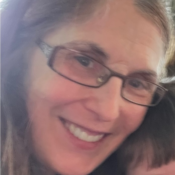 Meet your Posher, Michelle - Picture 1 of 1